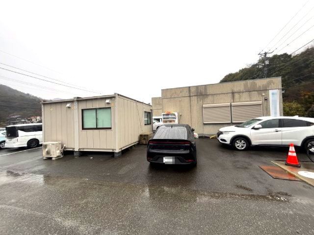 山口市下小鯖事務所の駐車場