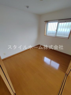 【内装】 | メルヴェーユ | 別部屋写真です。