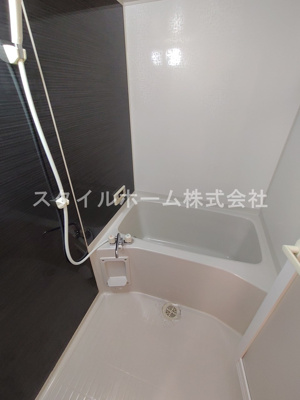 【浴室】 | メルヴェーユ | 別部屋写真です。