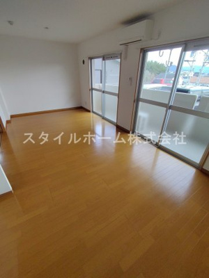 【居間・リビング】 | メルヴェーユ | 別部屋写真です。