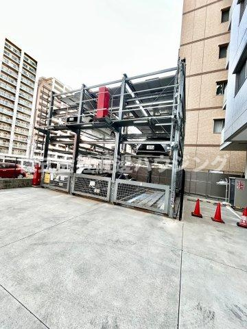 ノルデンハイム江坂アドバンスの駐車場