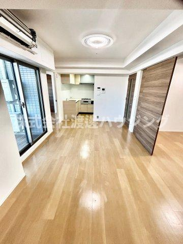 ノルデンハイム江坂アドバンスの居間・リビング