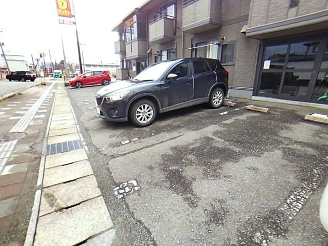 サンパティーク鎌田105の駐車場