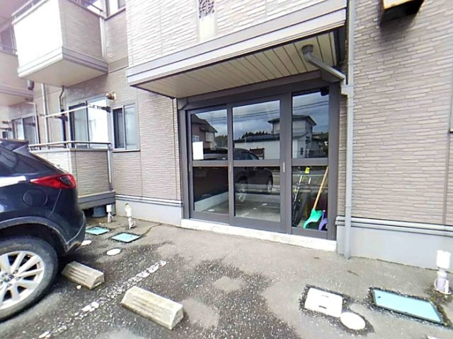 サンパティーク鎌田105のエントランス