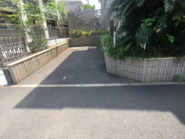 メルベーユおおたかの森 2号棟の駐車場|駐車場