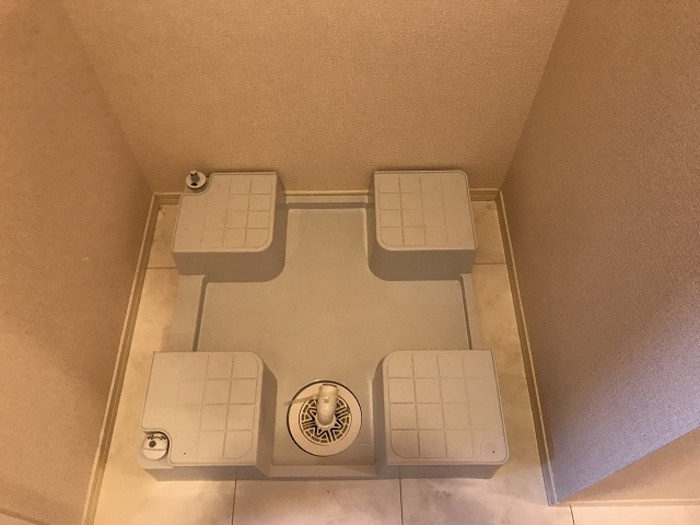 フィーカ アパルフェの玄関|室内洗濯機置き場