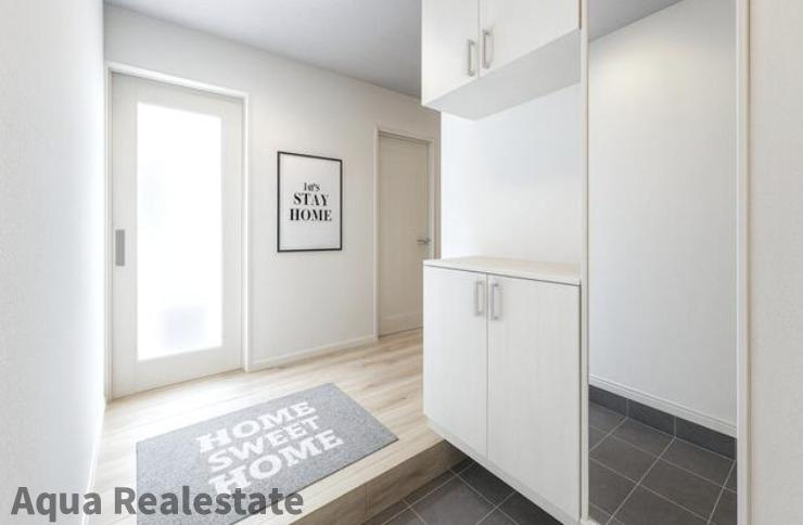 高松市仏生山町甲の新築一戸建の玄関