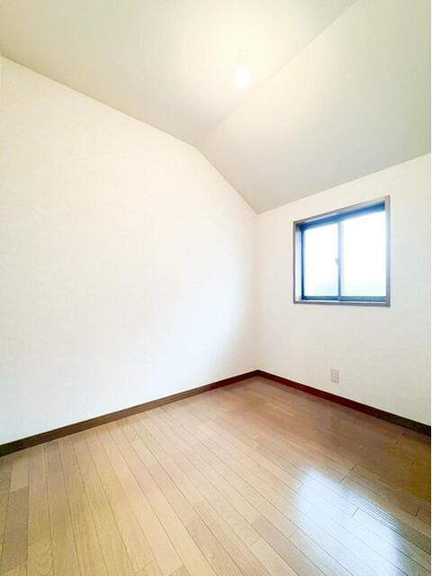 宇都宮市下岡本町　2ＳＬDＫ　中古住宅の洋室