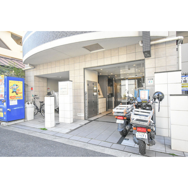 インボイス難波南レジデンスのエントランス