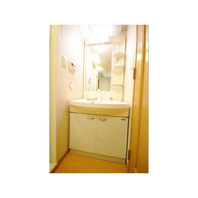 ロイヤルヒル神戸三ノ宮Ⅱの洗面所