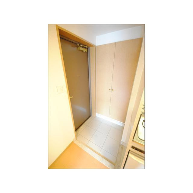 ロイヤルヒル神戸三ノ宮Ⅱの玄関