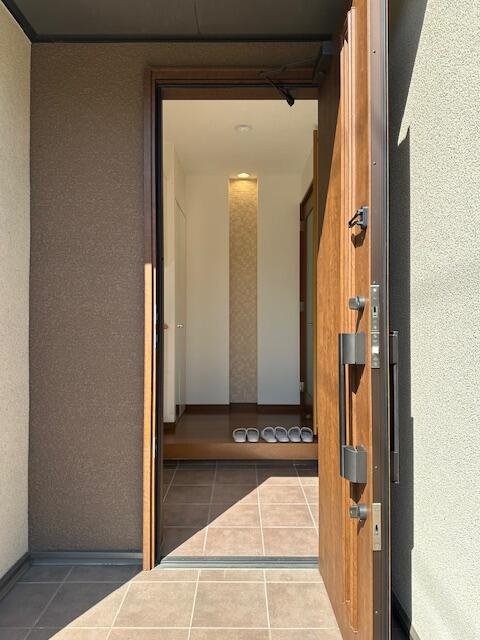 宇都宮市豊郷台３丁目　4ＳＬＤＫ　中古住宅の玄関