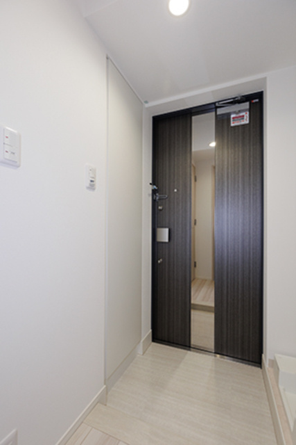 ＧＬＡＣＩＥＲ神保町（グラシアジンボウチョウ）の玄関|※写真は同タイプ住戸です。