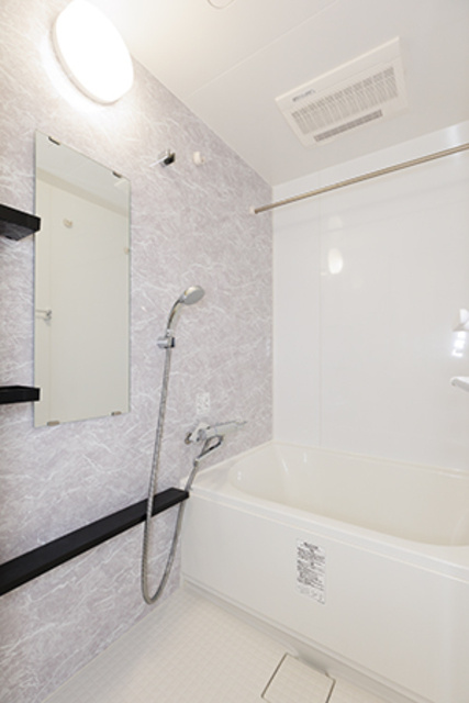 ＧＬＡＣＩＥＲ神保町（グラシアジンボウチョウ）の浴室|※写真は同タイプ住戸です。