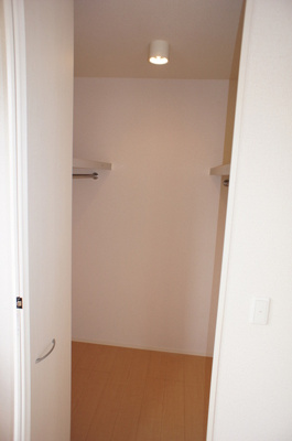 北側洋室6.1帖ウォークインクローゼット