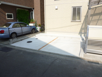 敷地内駐車場（軽自動車限定。サイズ、空き要確認）
