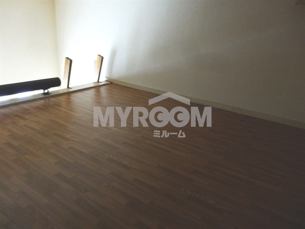 CASA不二の寝室|寝室にも収納にも使える便利なロフト付きのお部屋です☆(同一仕様写真)