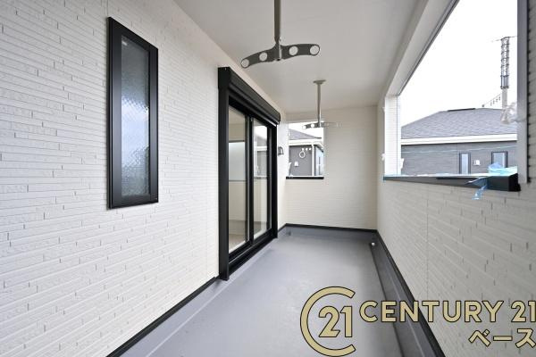 クレイドルガーデン杉本町 ２号棟 ／新築一戸建のバルコニー|■現地撮影写真■ゆったりとしたインナーバルコニー・急な雨でも安心です！