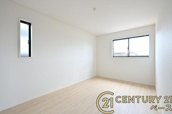 クレイドルガーデン杉本町 ４号棟 ／新築一戸建の洋室|■現地撮影写真■陽当たり・通風良好なお部屋です！