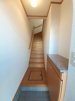 【玄関】 | プリムヴェールＢ