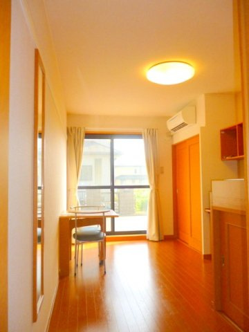 レオパレス池の辺ティエスの玄関