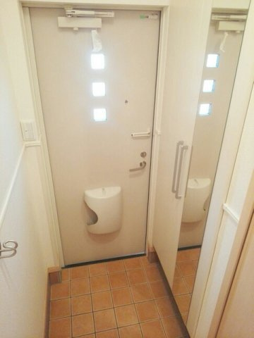 クレインフィールドの玄関