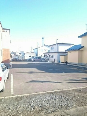 クレインフィールドの駐車場