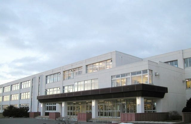 クレインフィールドの周辺|釧路市立鳥取西中学校まで750m