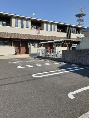 カーサ　ヒカリの駐車場