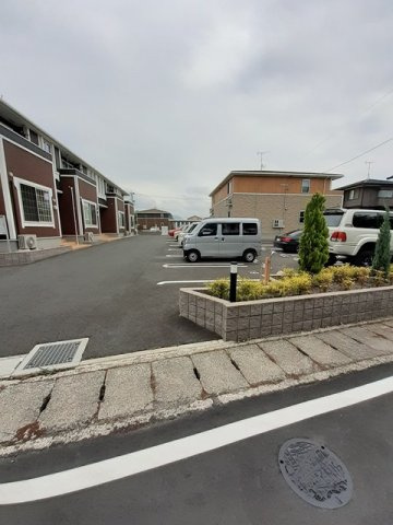 ノースリバーⅡ番館　Ｂの駐車場