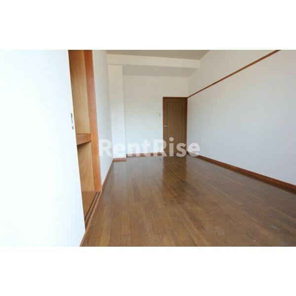 アートメゾンの居間・リビング