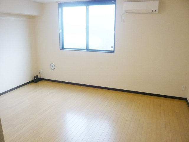 レオネクストロイヤルＫリリハの居間・リビング