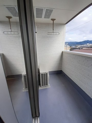 Ｉ・ＶＩＬＬＡＧＥ大手町　Ａのバルコニー