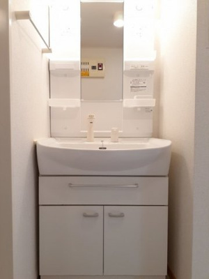 【洗面所】 | ブローテⅡ | ゆったりとスペースのある洗面所