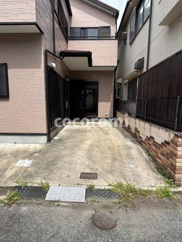 中宮東之町戸建の駐車場