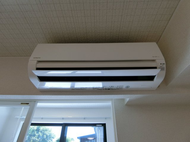 アーモンドアイの設備