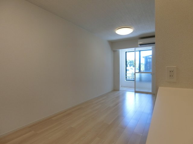 アーモンドアイの居間・リビング