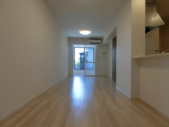 アーモンドアイの居間・リビング
