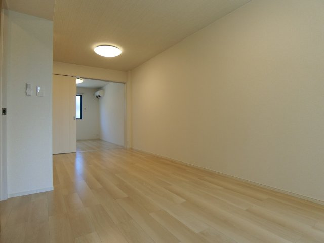アーモンドアイの居間・リビング