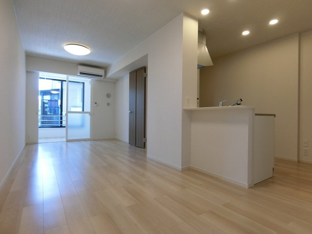 アーモンドアイの居間・リビング