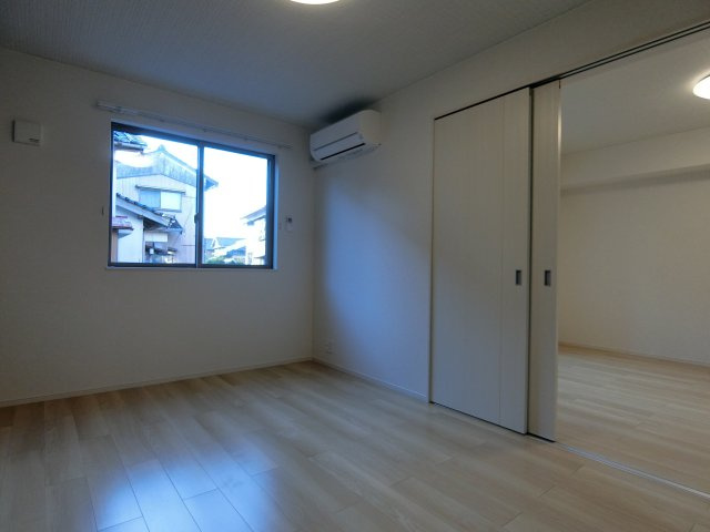 ブルーオーシャン・レジデンスＢの洋室