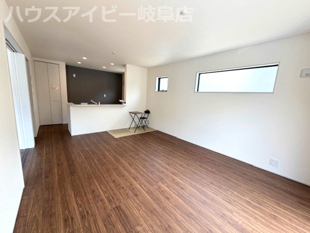 【居間・リビング】の画像