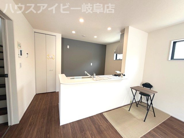 【居間・リビング】の画像