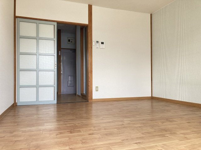 ロイヤルコーポ蜂屋の洋室