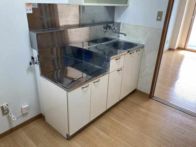 ロイヤルコーポ蜂屋のキッチン|別室写真