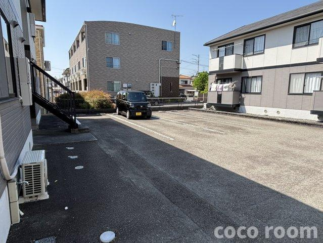 ヴィーブルAの駐車場