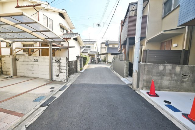 尼崎市大庄北1丁目新築一戸建て｜1SLDK＋駐車1台可の前面道路含む現地写真|東側前面道路、幅員4.0ｍ