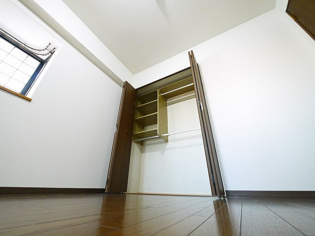 ライオンズマンション奈良やすらぎの道の収納|たっぷりとした収納スペースです