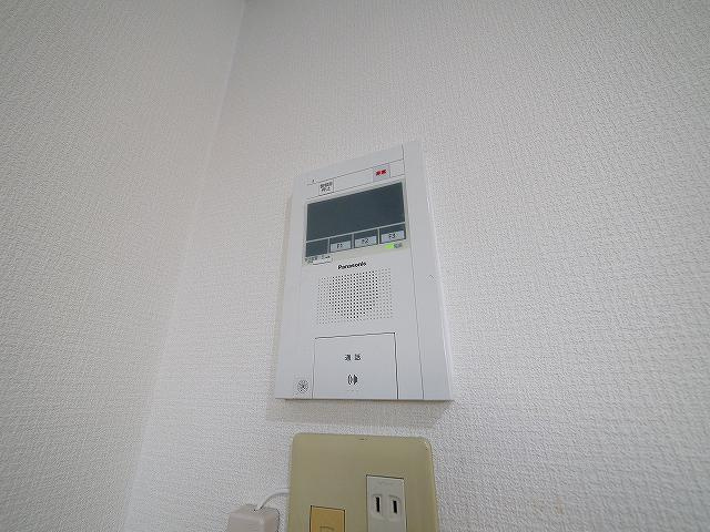 ライオンズマンション奈良やすらぎの道のセキュリティ|お顔が見えるモニター付きインターホンもございます。