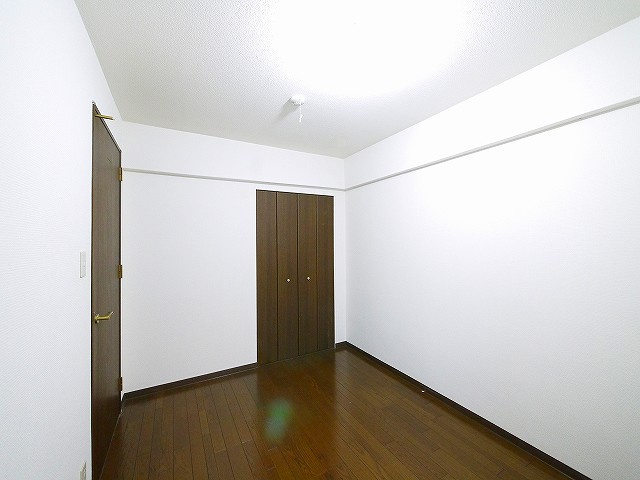 ライオンズマンション奈良やすらぎの道の寝室|ゆったりした洋室です
